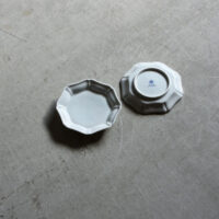 八角モッコ皿 140mm / 貫入白磁