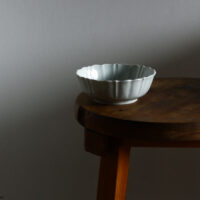 稜花鉢 180mm / 貫入白磁