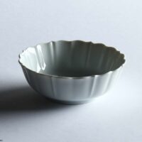 稜花鉢 180mm / 貫入白磁